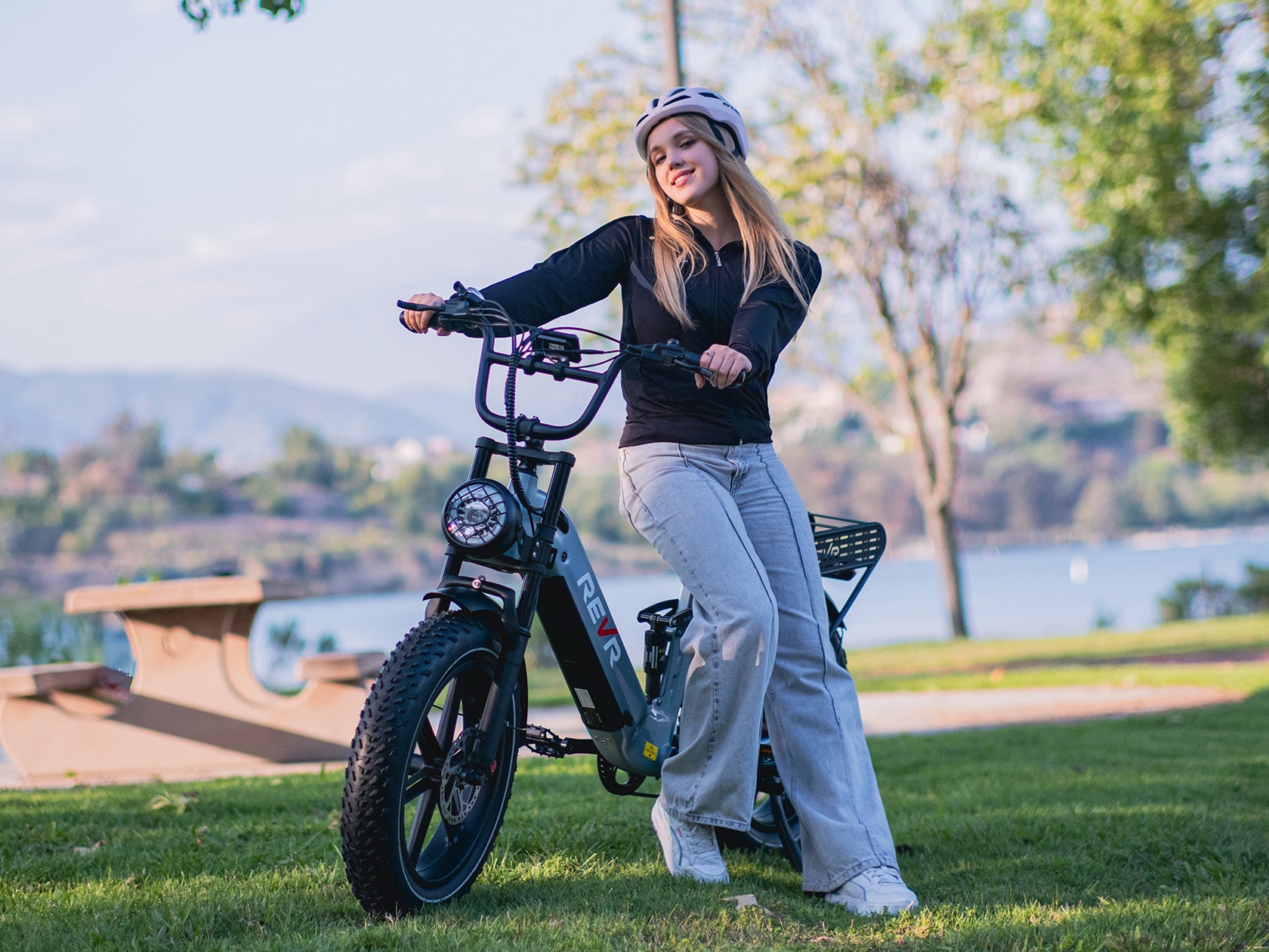 REVR City Electric Bike CM7s